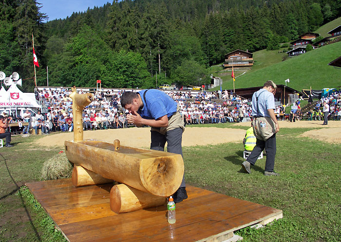 Erfrischung am Brunnen / Foto: Heinz Rieder
